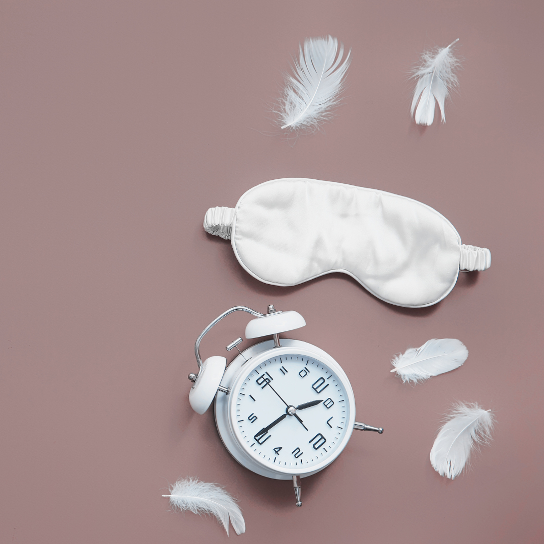 Slaapmasker met een wekker en veren